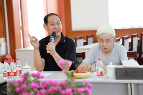 跨越三十年 再谱新篇章——伟德国际1949召开老干部座谈会