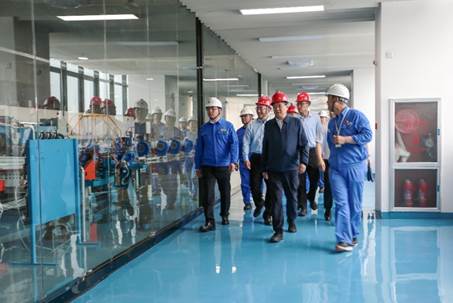 打造向上向前第一象限生力军 锤炼甘于做人做事作难、受苦受累受屈的企业家队伍——河南投资集团党委书记、董事长刘新勇莅临伟德国际1949开展主题教育调研
