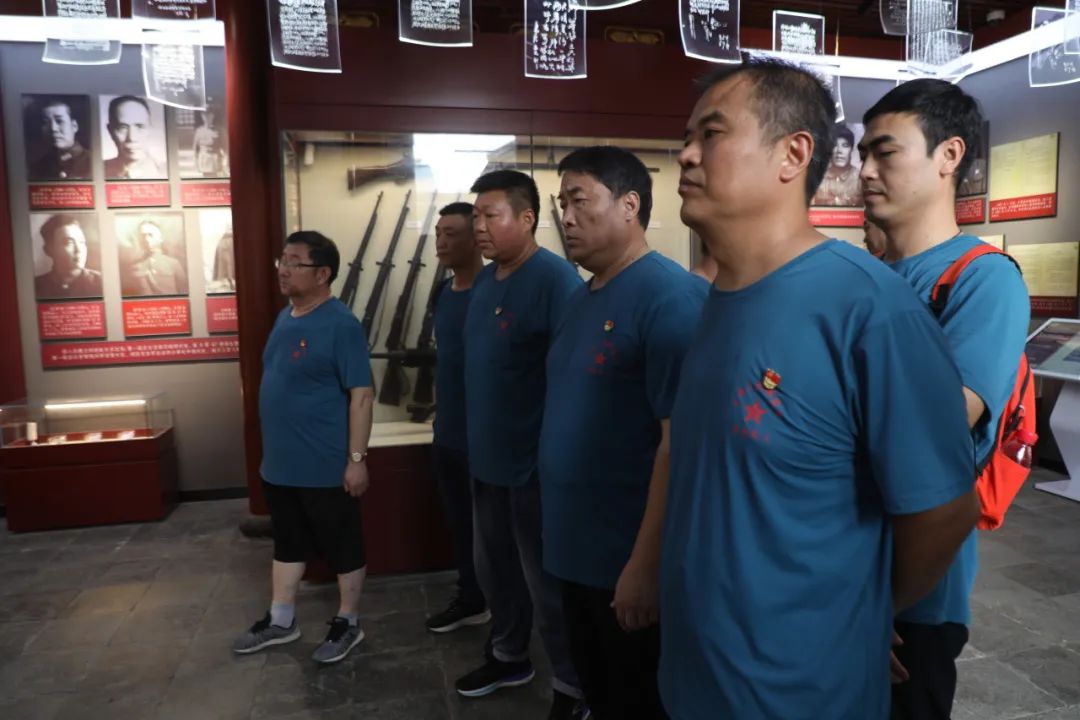 追寻红色记忆 传承革命精神 ——伟德国际1949退役军人红色教育