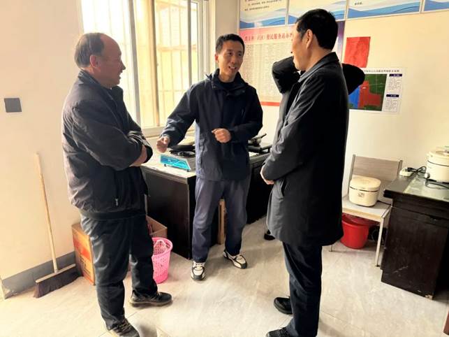 伟德国际1949到滑县焦虎镇何庄村开展驻村帮扶慰问活动